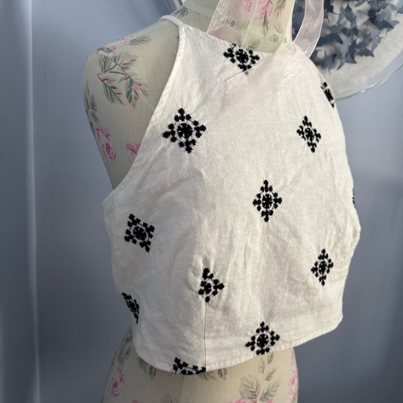 House of Harlow Handkercheif Top - Picture 6 of 7